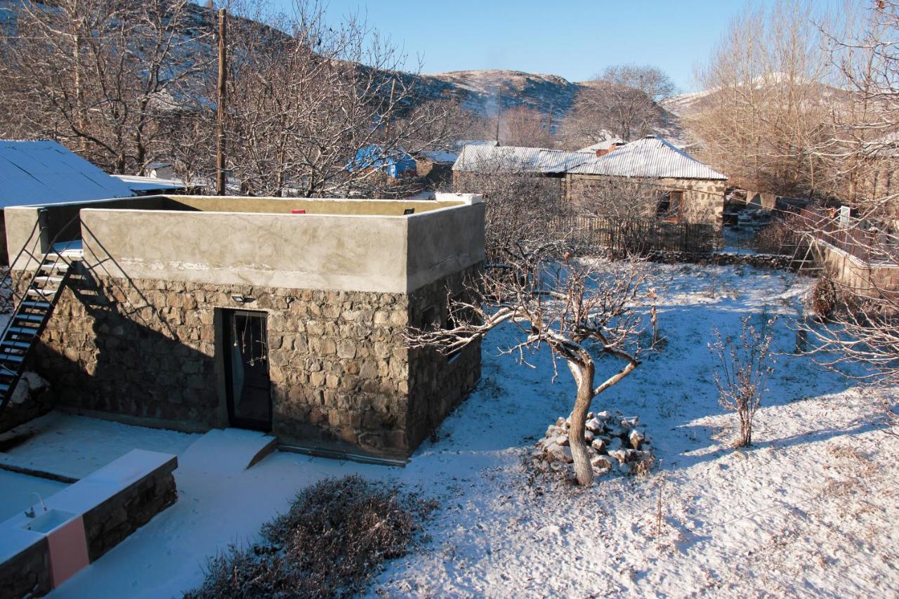 Zove Rural Cottage With Garden Views K'arashamb Экстерьер фото